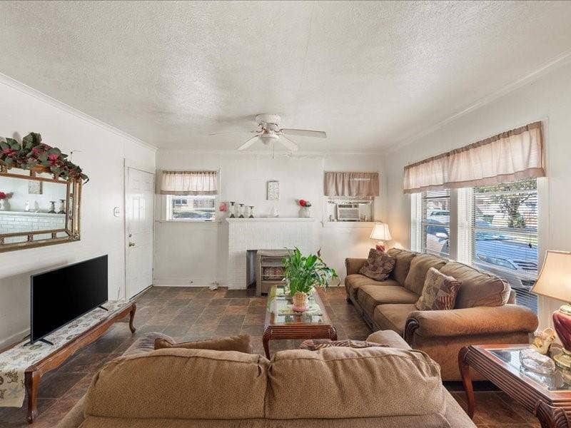 1215 N Confederate Avenue, Tyler, TX 75702 1215 N Confederate Avenue, Tyler, TX 75702