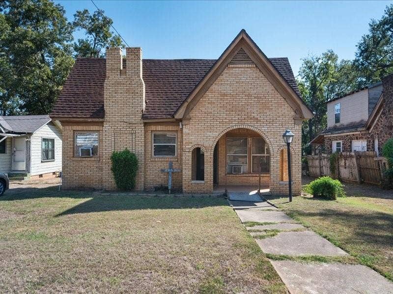 1215 N Confederate Avenue, Tyler, TX 75702 1215 N Confederate Avenue, Tyler, TX 75702