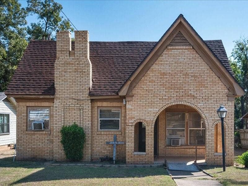 1215 N Confederate Avenue, Tyler, TX 75702 1215 N Confederate Avenue, Tyler, TX 75702