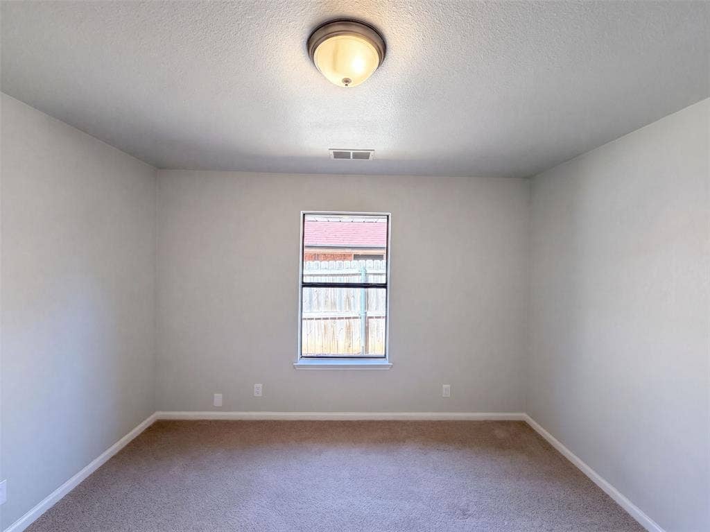 2812 Beverly Drive, Denton, TX 76209 2812 Beverly Drive, Denton, TX 76209