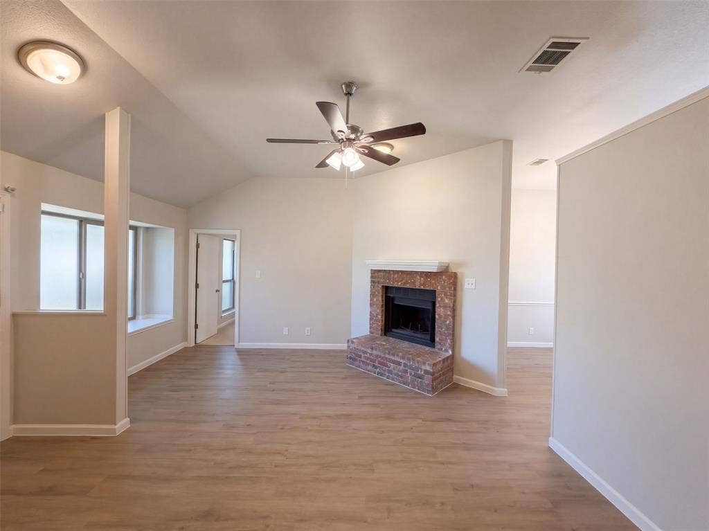 2812 Beverly Drive, Denton, TX 76209 2812 Beverly Drive, Denton, TX 76209
