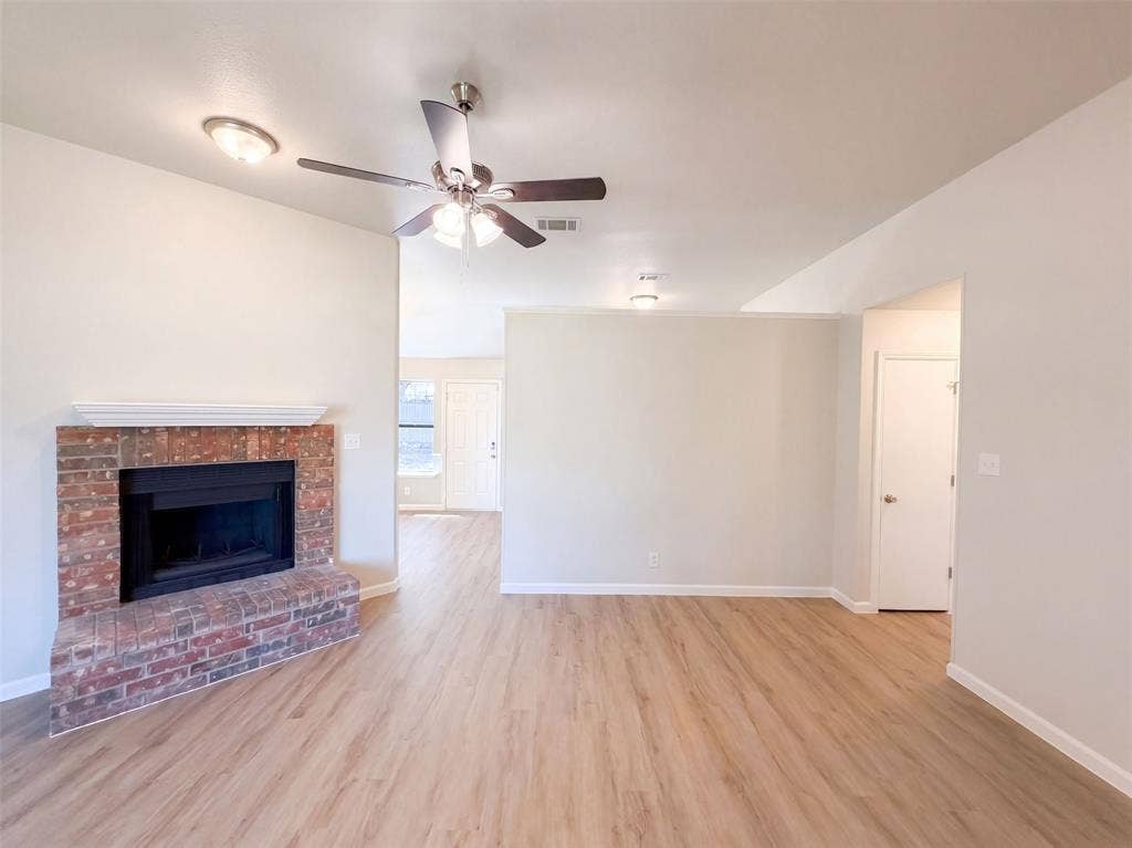 2812 Beverly Drive, Denton, TX 76209 2812 Beverly Drive, Denton, TX 76209