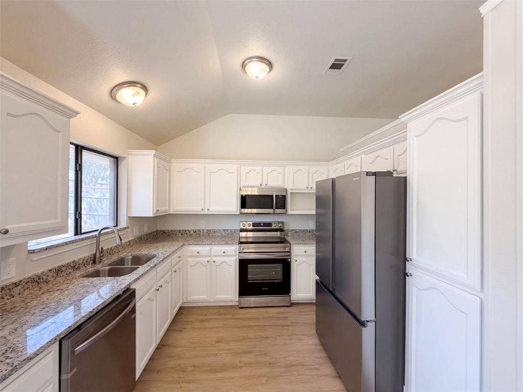 2812 Beverly Drive, Denton, TX 76209 2812 Beverly Drive, Denton, TX 76209
