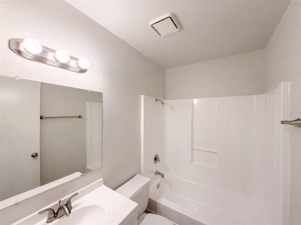 2812 Beverly Drive, Denton, TX 76209 2812 Beverly Drive, Denton, TX 76209