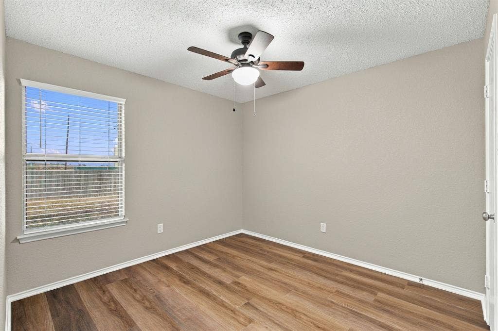 1627 Sequoia Drive, Krum, TX 76249