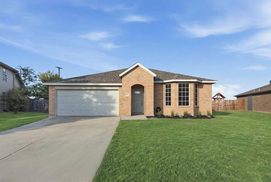 Property photo for 1627 Sequoia Drive, Krum, TX