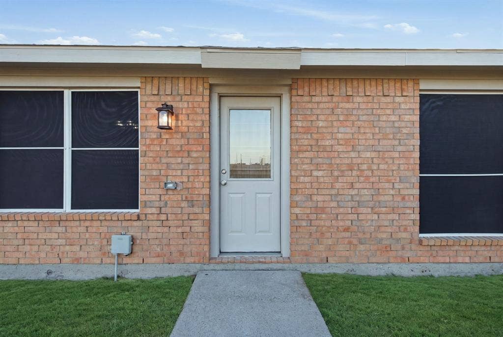 1627 Sequoia Drive, Krum, TX 76249