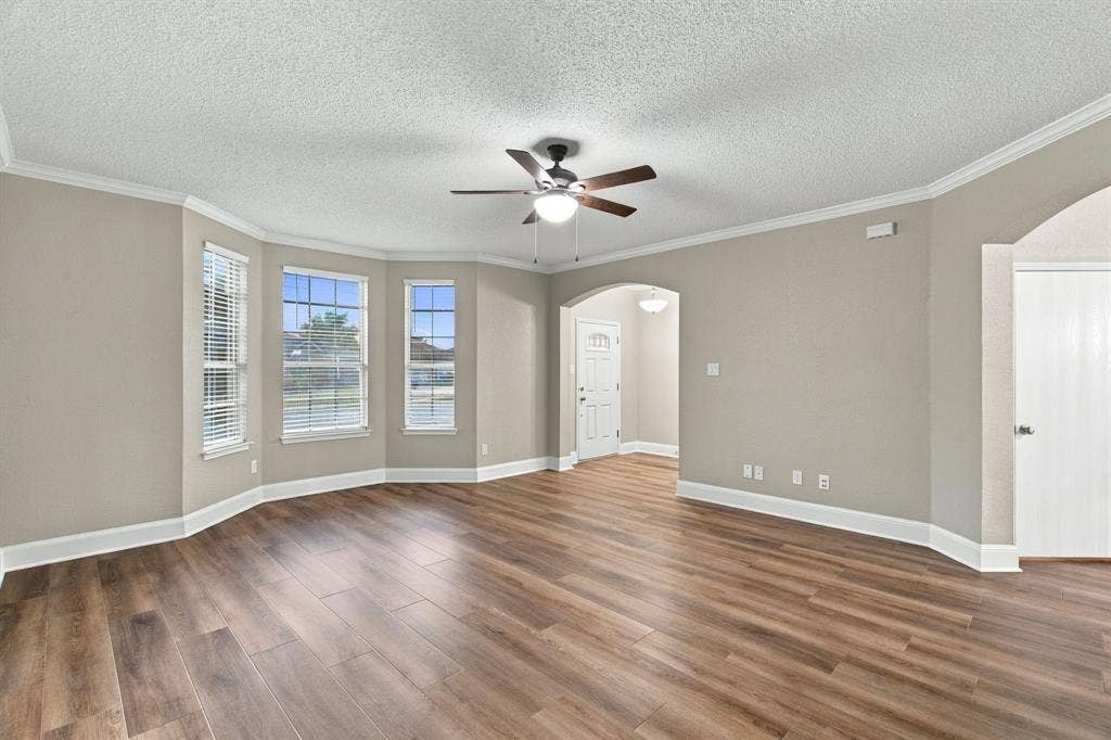 1627 Sequoia Drive, Krum, TX 76249