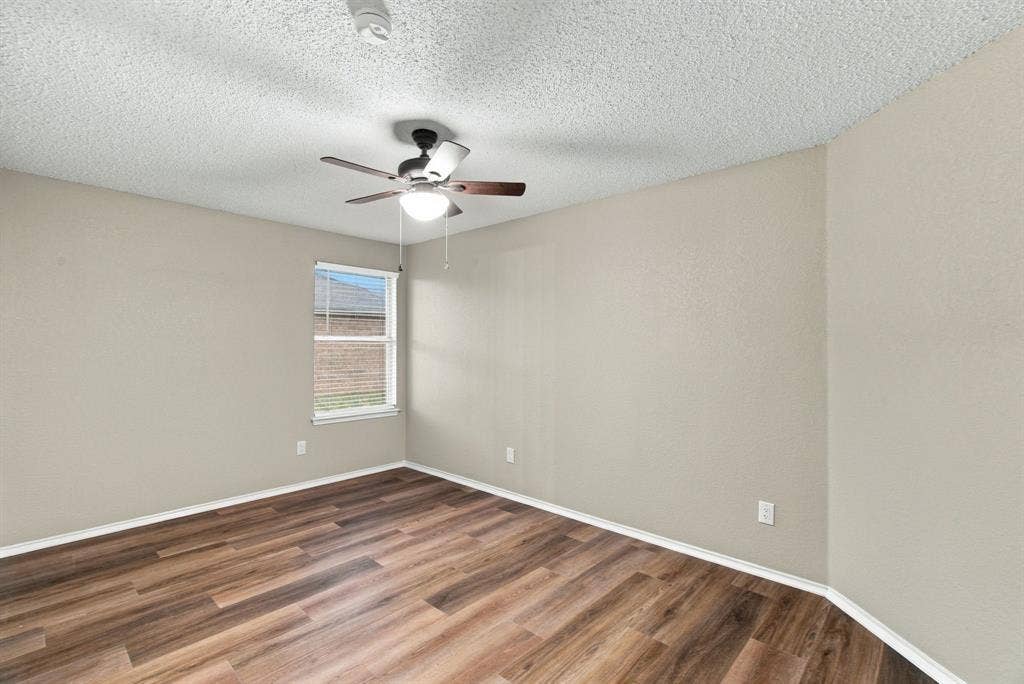 1627 Sequoia Drive, Krum, TX 76249