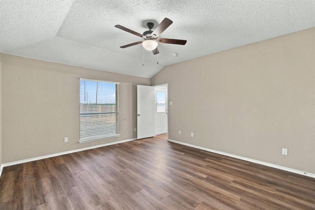1627 Sequoia Drive, Krum, TX 76249