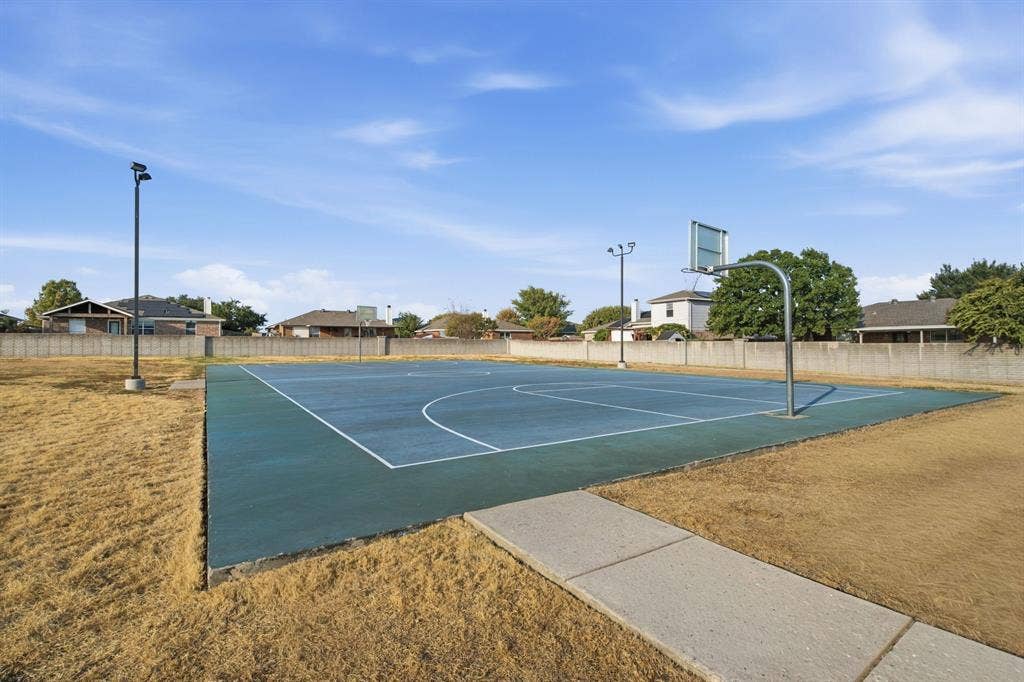 1627 Sequoia Drive, Krum, TX 76249