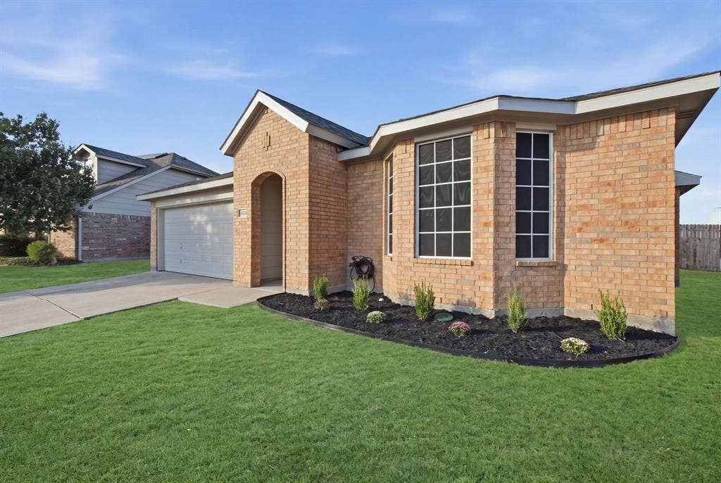 1627 Sequoia Drive, Krum, TX 76249