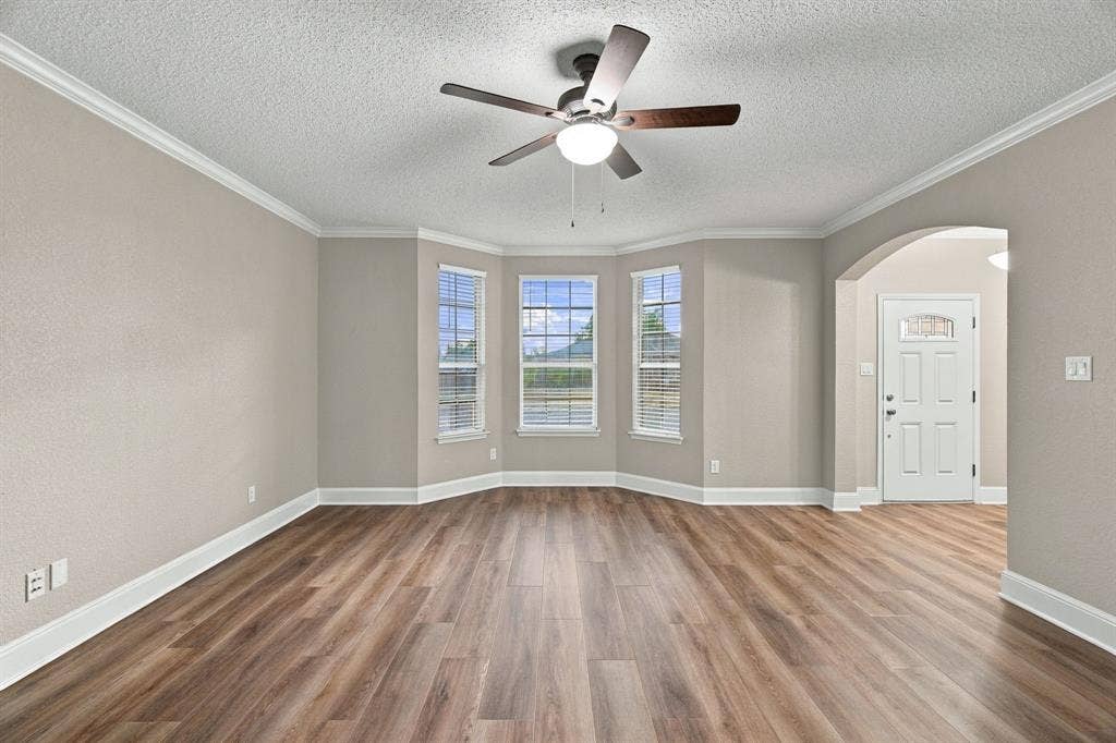 1627 Sequoia Drive, Krum, TX 76249