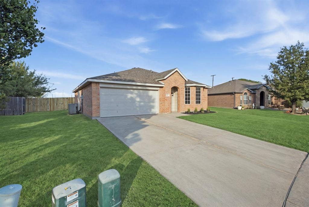 1627 Sequoia Drive, Krum, TX 76249