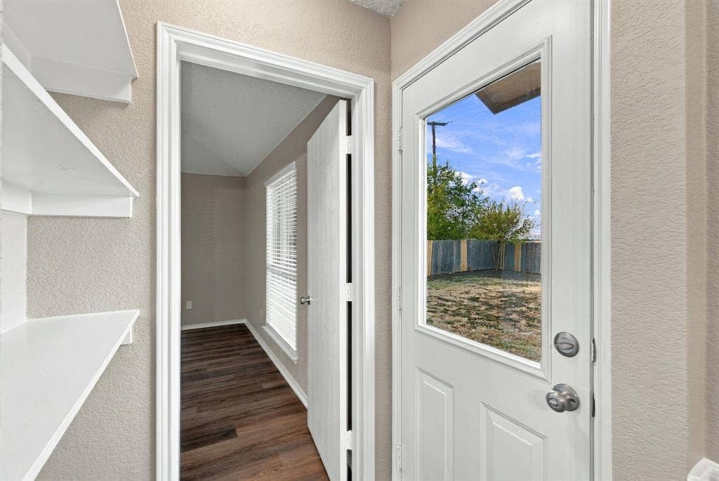 1627 Sequoia Drive, Krum, TX 76249