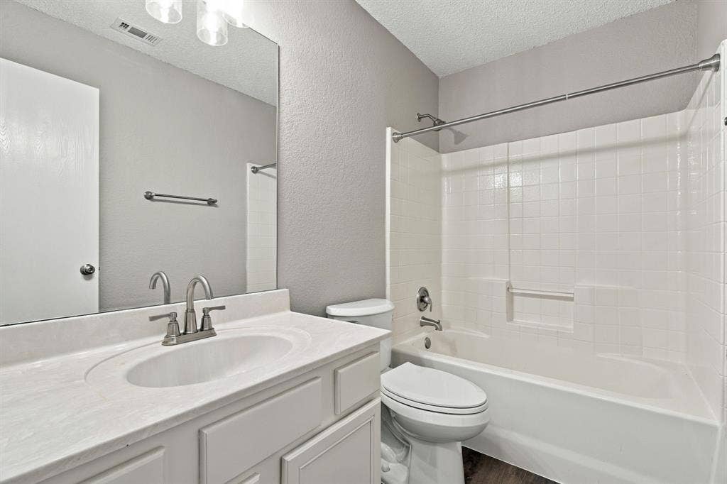 1627 Sequoia Drive, Krum, TX 76249
