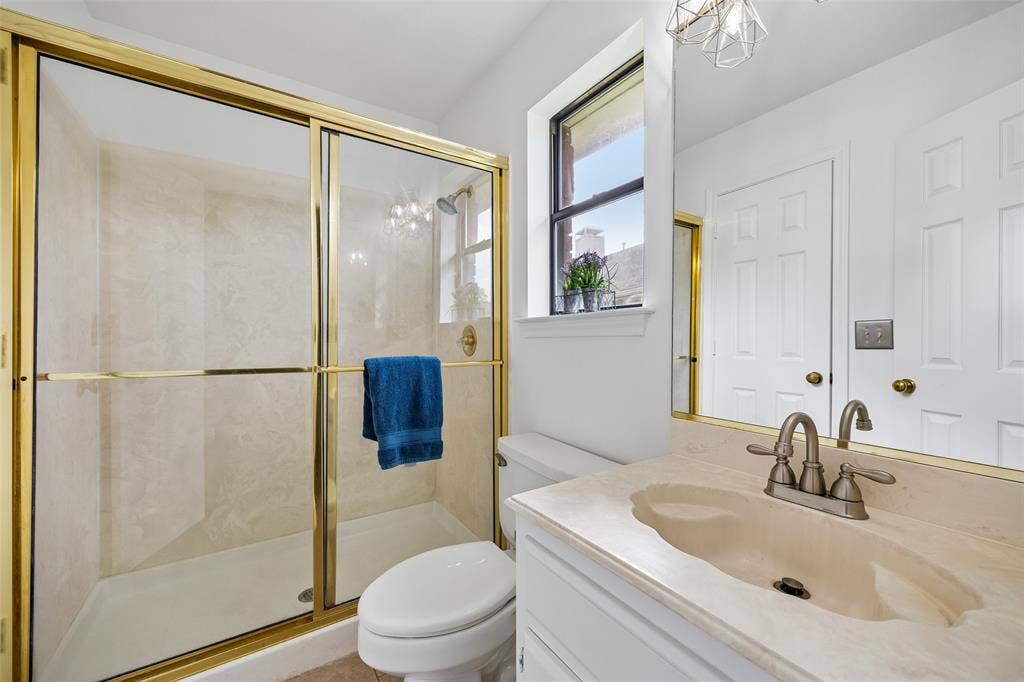 6656 Wickliff Trail, Plano, TX 75023 6656 Wickliff Trail, Plano, TX 75023