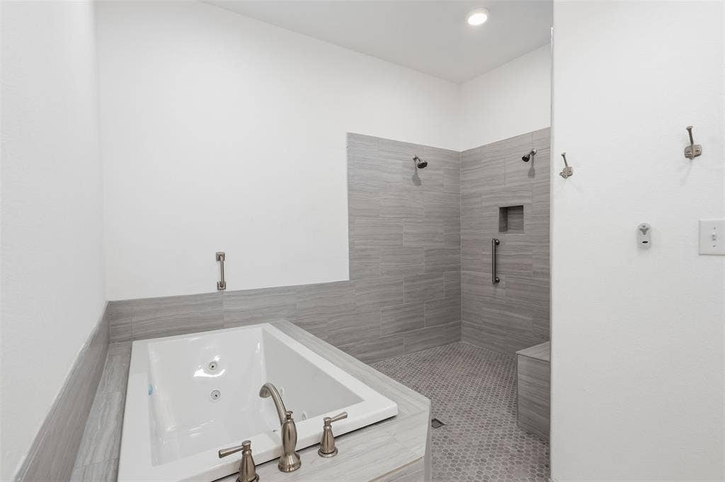 2541 Town View Drive, Cedar Hill, TX 75104