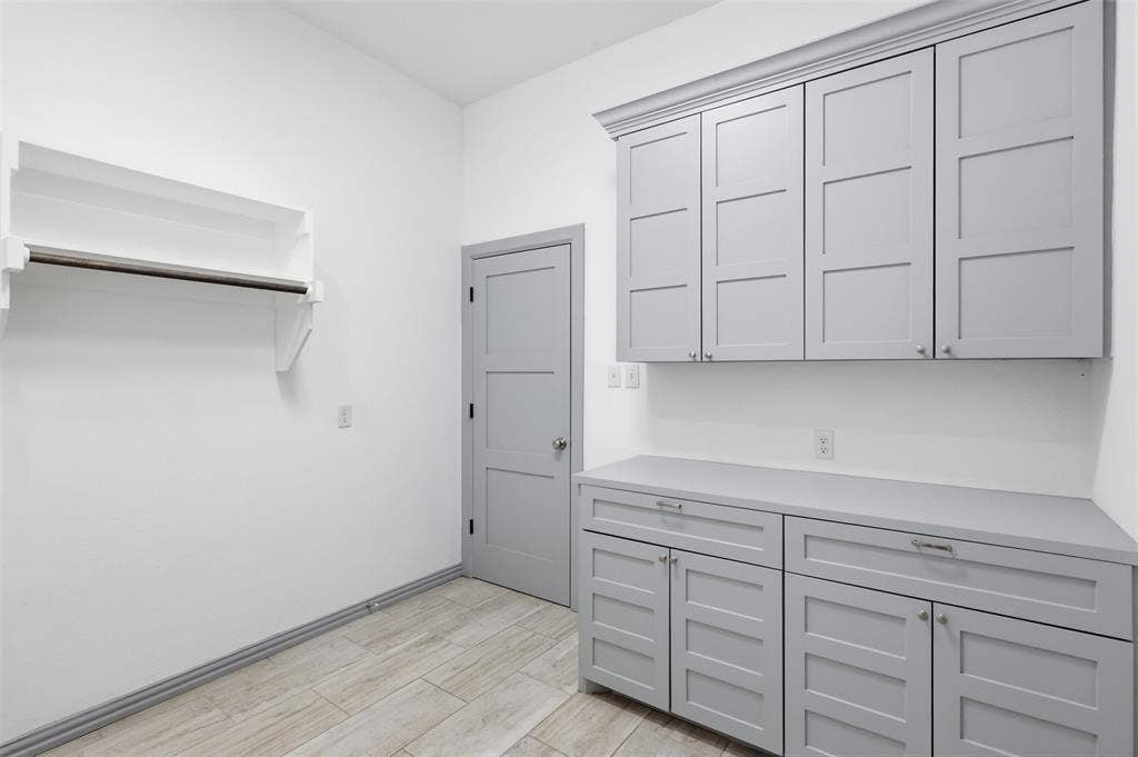 2541 Town View Drive, Cedar Hill, TX 75104