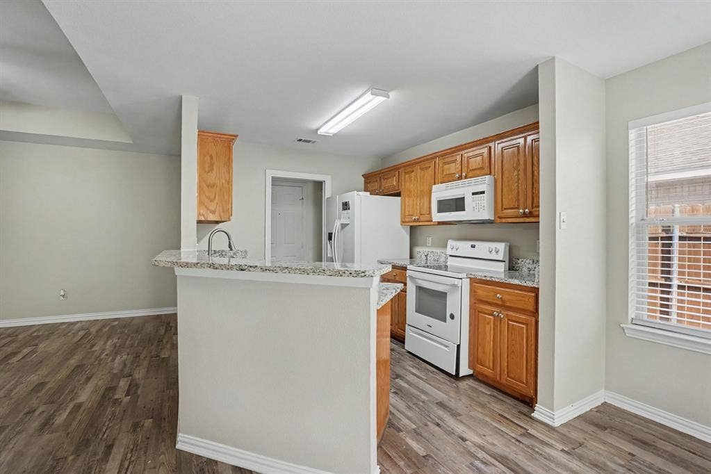 104 Camden Court, Irving, TX 75061