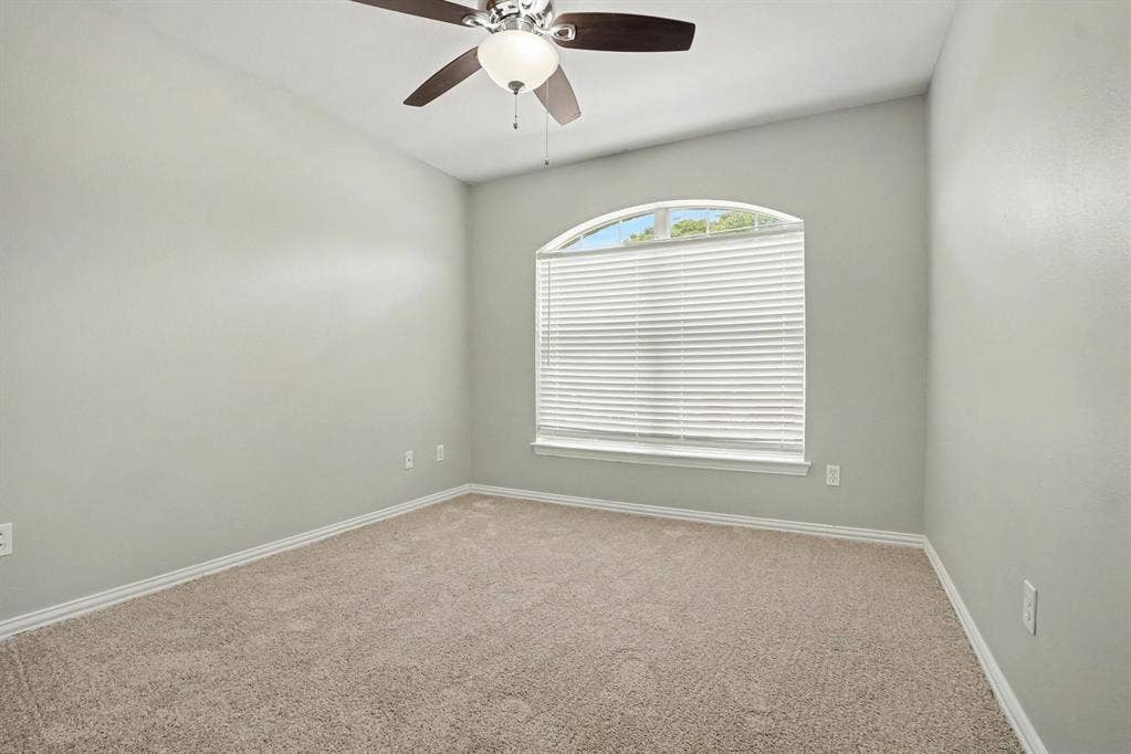 104 Camden Court, Irving, TX 75061