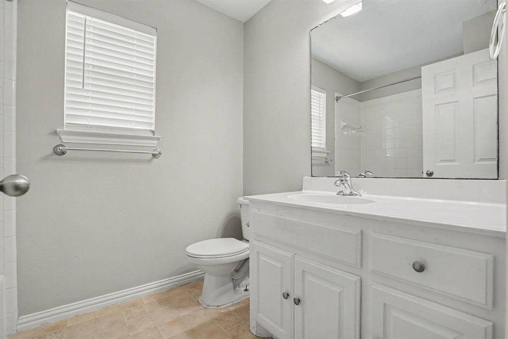 104 Camden Court, Irving, TX 75061
