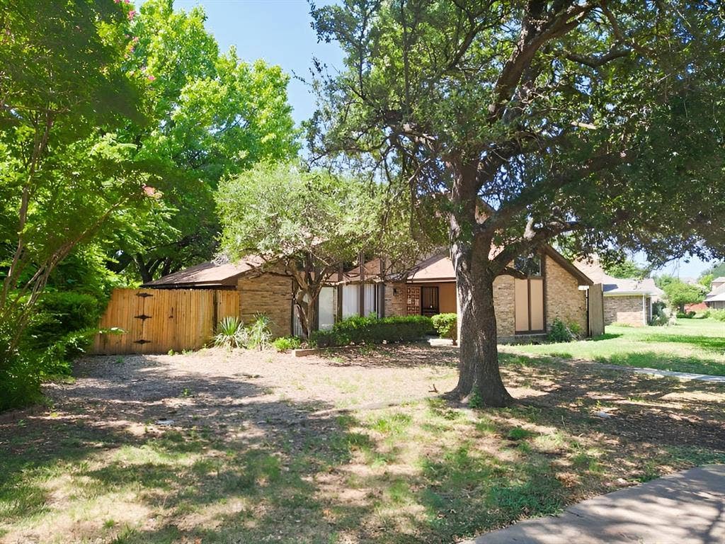 2120 Valley Forge Drive, Plano, TX 75075 2120 Valley Forge Drive, Plano, TX 75075