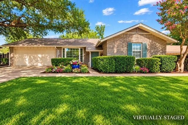 Property photo for 1228 Farnham Court E, Irving, TX