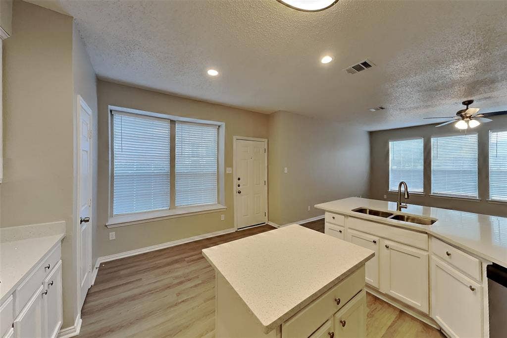4408 Lansbury Lane, Plano, TX 75093 4408 Lansbury Lane, Plano, TX 75093