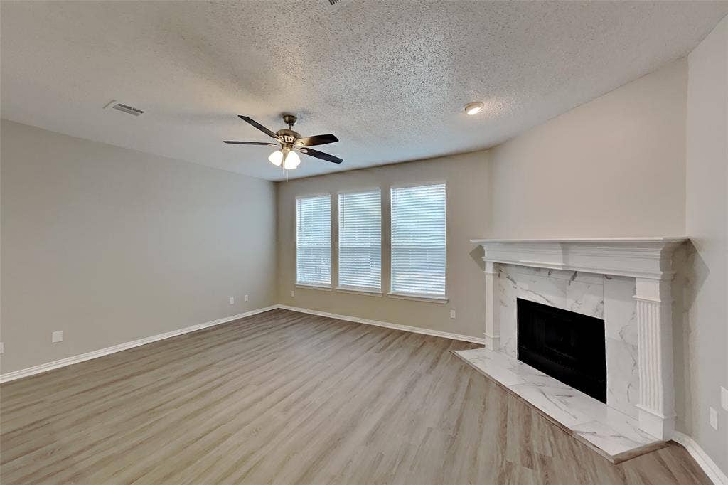 4408 Lansbury Lane, Plano, TX 75093 4408 Lansbury Lane, Plano, TX 75093