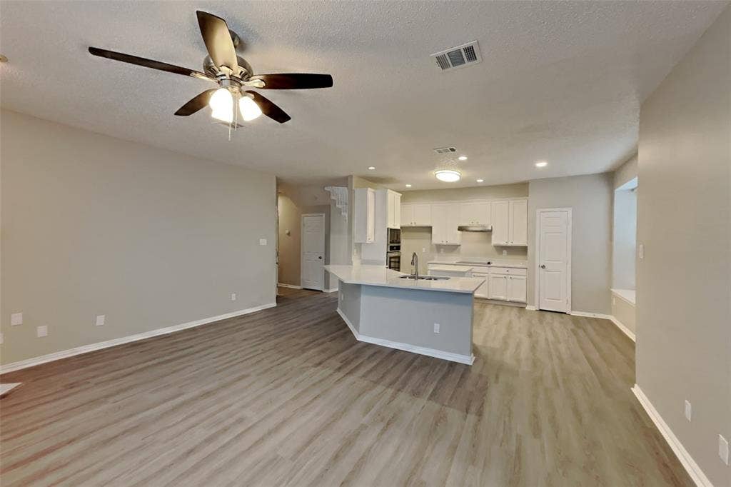 4408 Lansbury Lane, Plano, TX 75093 4408 Lansbury Lane, Plano, TX 75093