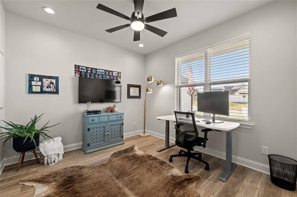 149 Water View Lane, Robinson, TX 76706 Recessed ceiling lighting, wood-finish flooring, and a ceiling fan with integrated lighting