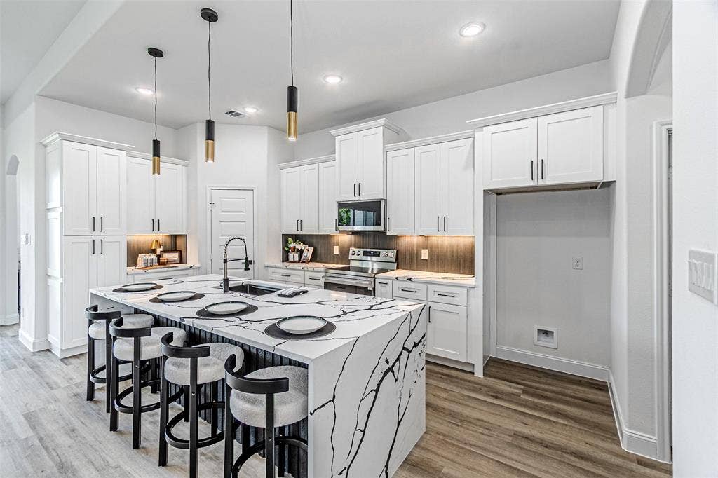 5407 Van Horn Drive, Granbury, TX 76048