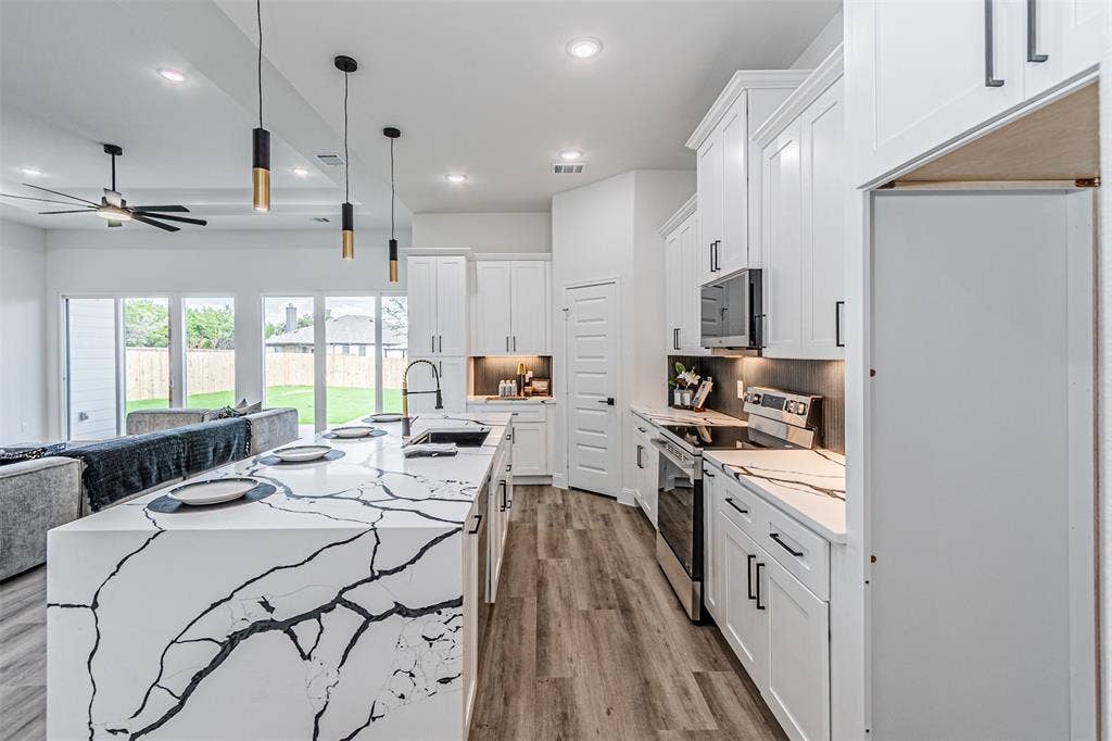 5407 Van Horn Drive, Granbury, TX 76048
