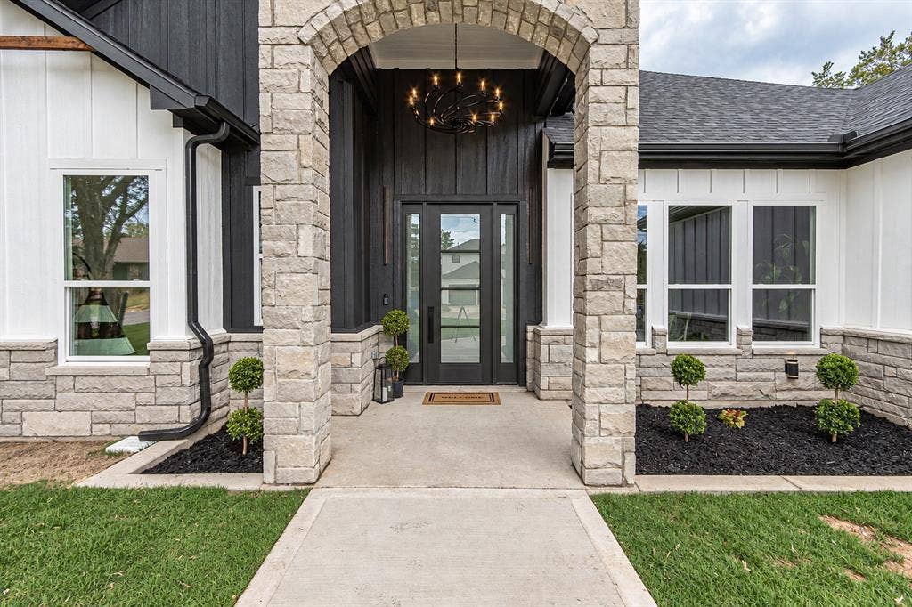 5407 Van Horn Drive, Granbury, TX 76048