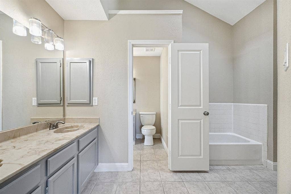 1229 Old Barn Lane, Mesquite, TX 75149 1229 Old Barn Lane, Mesquite, TX 75149