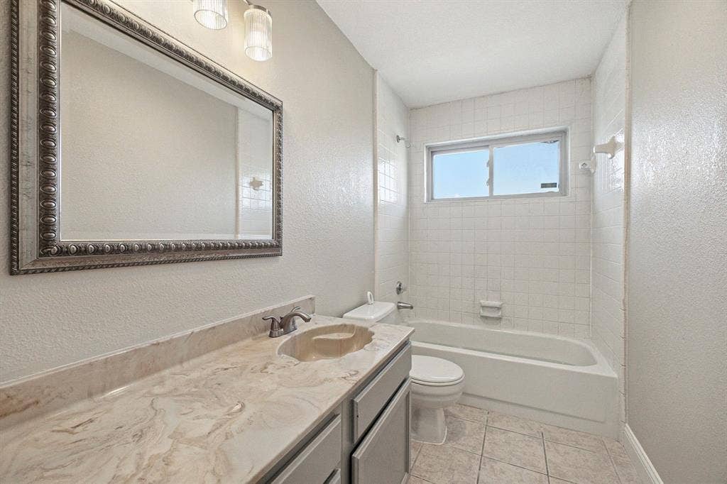 1229 Old Barn Lane, Mesquite, TX 75149 1229 Old Barn Lane, Mesquite, TX 75149
