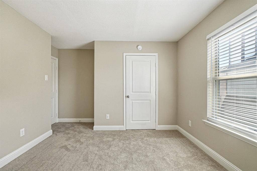 1229 Old Barn Lane, Mesquite, TX 75149 1229 Old Barn Lane, Mesquite, TX 75149