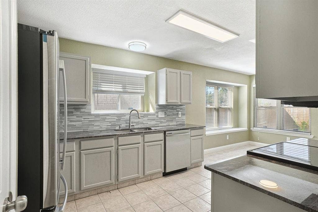 1229 Old Barn Lane, Mesquite, TX 75149 1229 Old Barn Lane, Mesquite, TX 75149