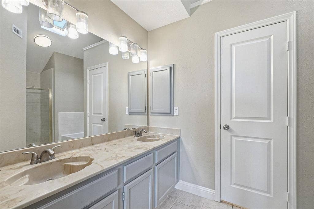 1229 Old Barn Lane, Mesquite, TX 75149 1229 Old Barn Lane, Mesquite, TX 75149