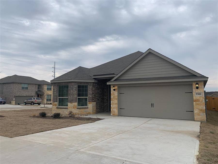 Property photo for 5301 Persimmon Drive, Denton, TX