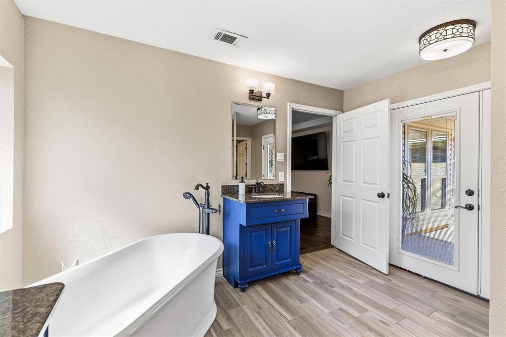 2904 Foxboro Drive, Richardson, TX 75082 2904 Foxboro Drive, Richardson, TX 75082