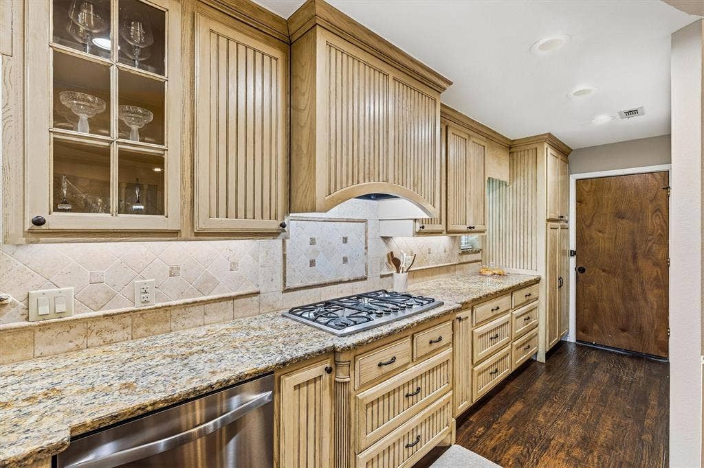 2904 Foxboro Drive, Richardson, TX 75082 2904 Foxboro Drive, Richardson, TX 75082