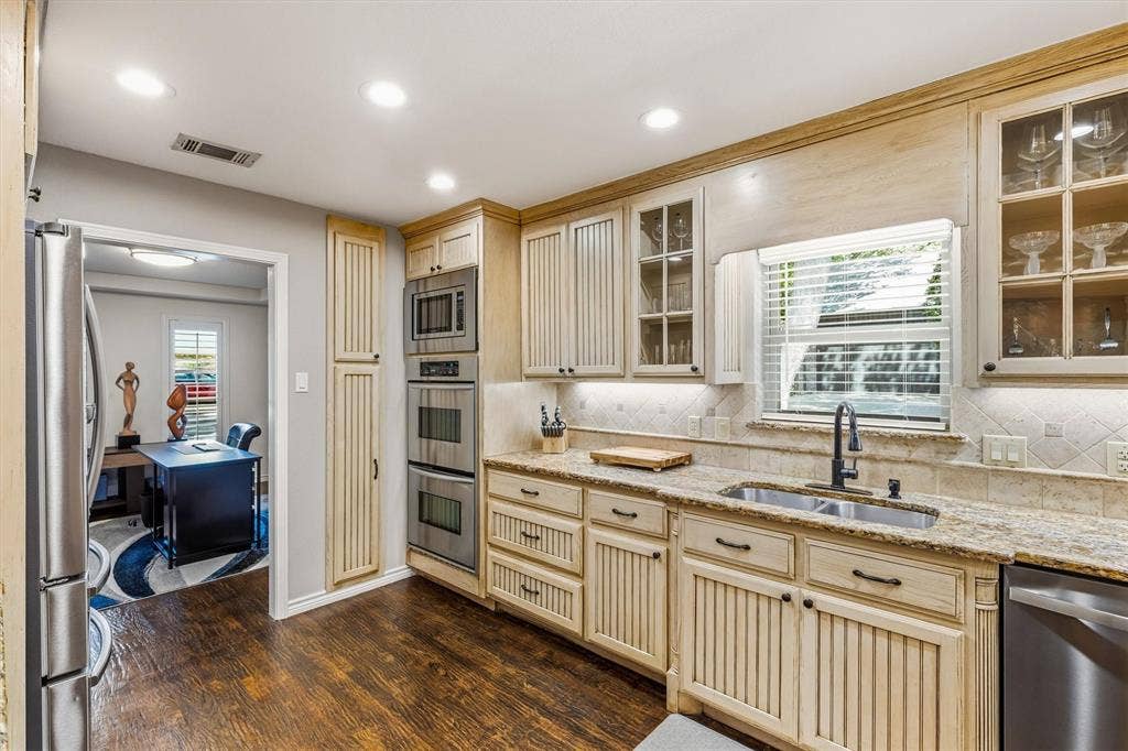 2904 Foxboro Drive, Richardson, TX 75082 2904 Foxboro Drive, Richardson, TX 75082