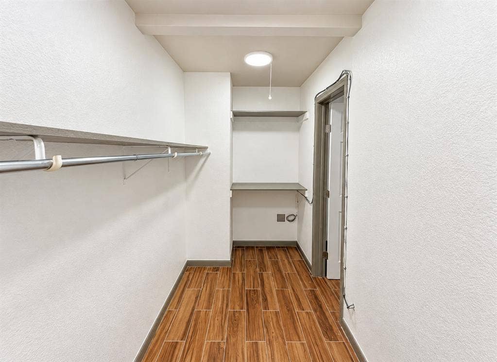 6544 Chicory Court, Dallas, TX 75214 Primary Closet