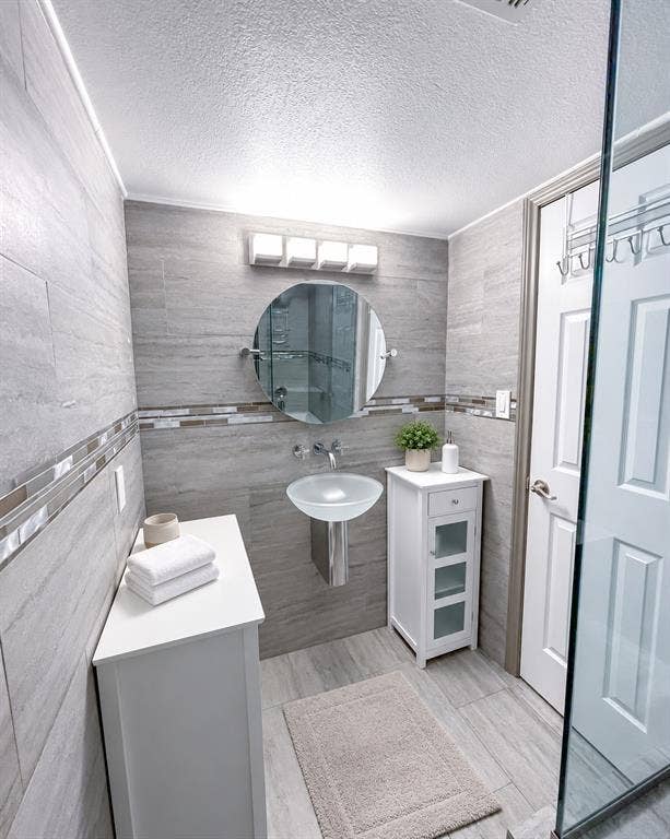 6544 Chicory Court, Dallas, TX 75214 Virtually staged