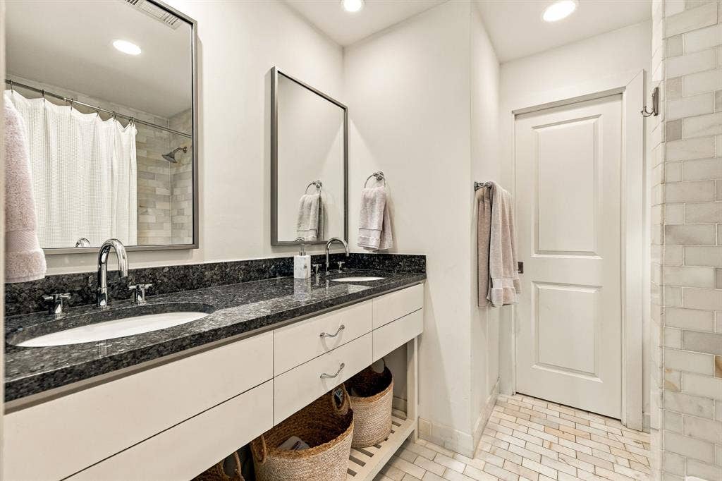 6438 Mccommas Boulevard, Dallas, TX 75214 6438 Mccommas Boulevard, Dallas, TX 75214