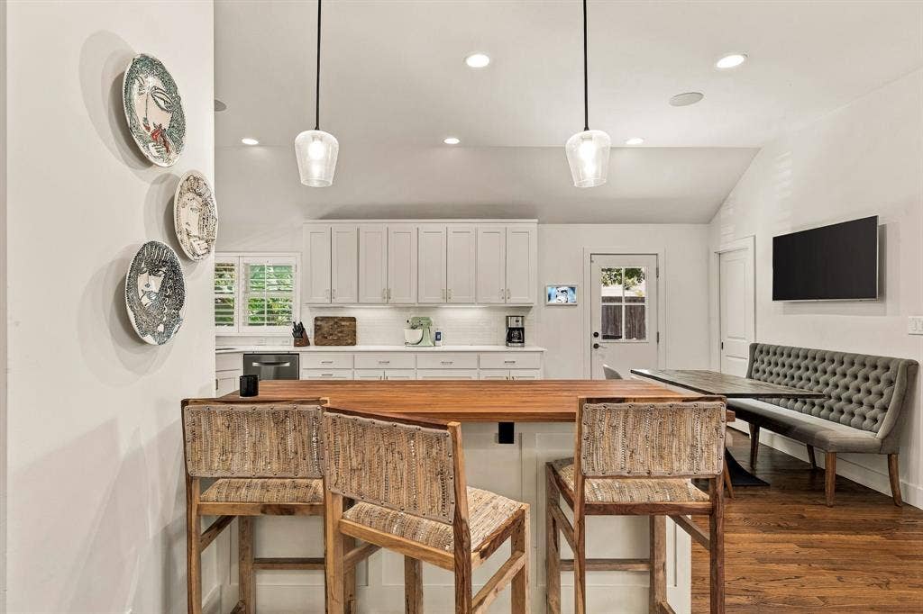6438 Mccommas Boulevard, Dallas, TX 75214 6438 Mccommas Boulevard, Dallas, TX 75214