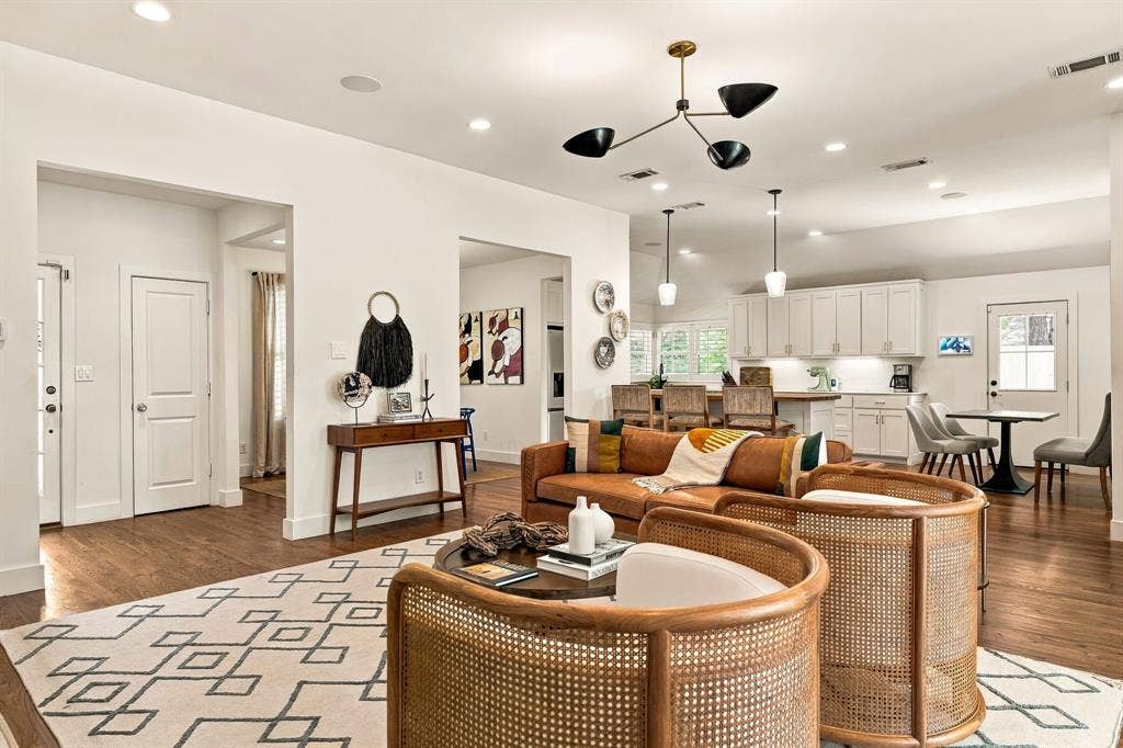 6438 Mccommas Boulevard, Dallas, TX 75214 6438 Mccommas Boulevard, Dallas, TX 75214