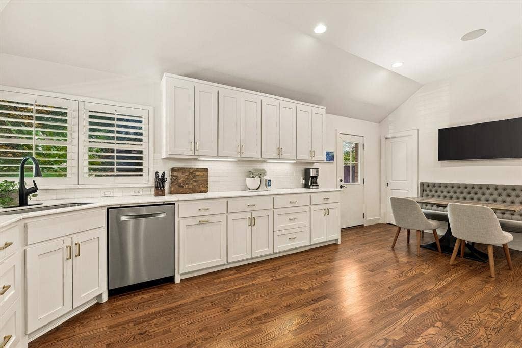 6438 Mccommas Boulevard, Dallas, TX 75214 6438 Mccommas Boulevard, Dallas, TX 75214
